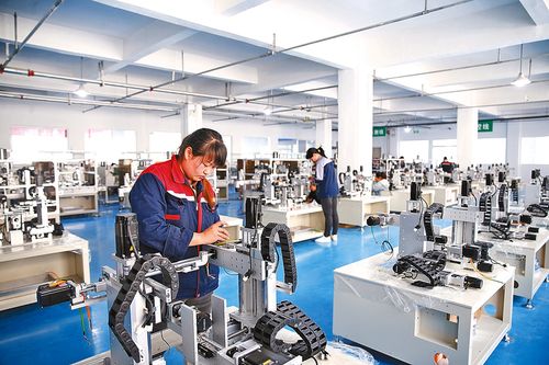 加大科技研發(fā)力度 打造高精尖企業(yè)