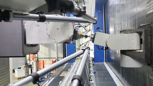 上海科技獎(jiǎng) 為國產(chǎn)大飛機(jī)制作蒙皮,這個(gè)企業(yè)打響中國制造的全球影響力